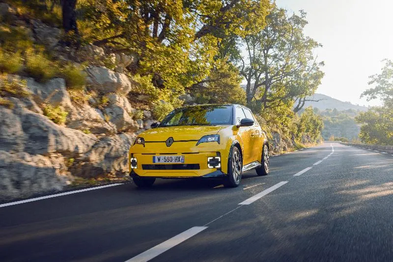 Renault 5 E-Tech Electric with Continental EcoContact 6 Q tyres