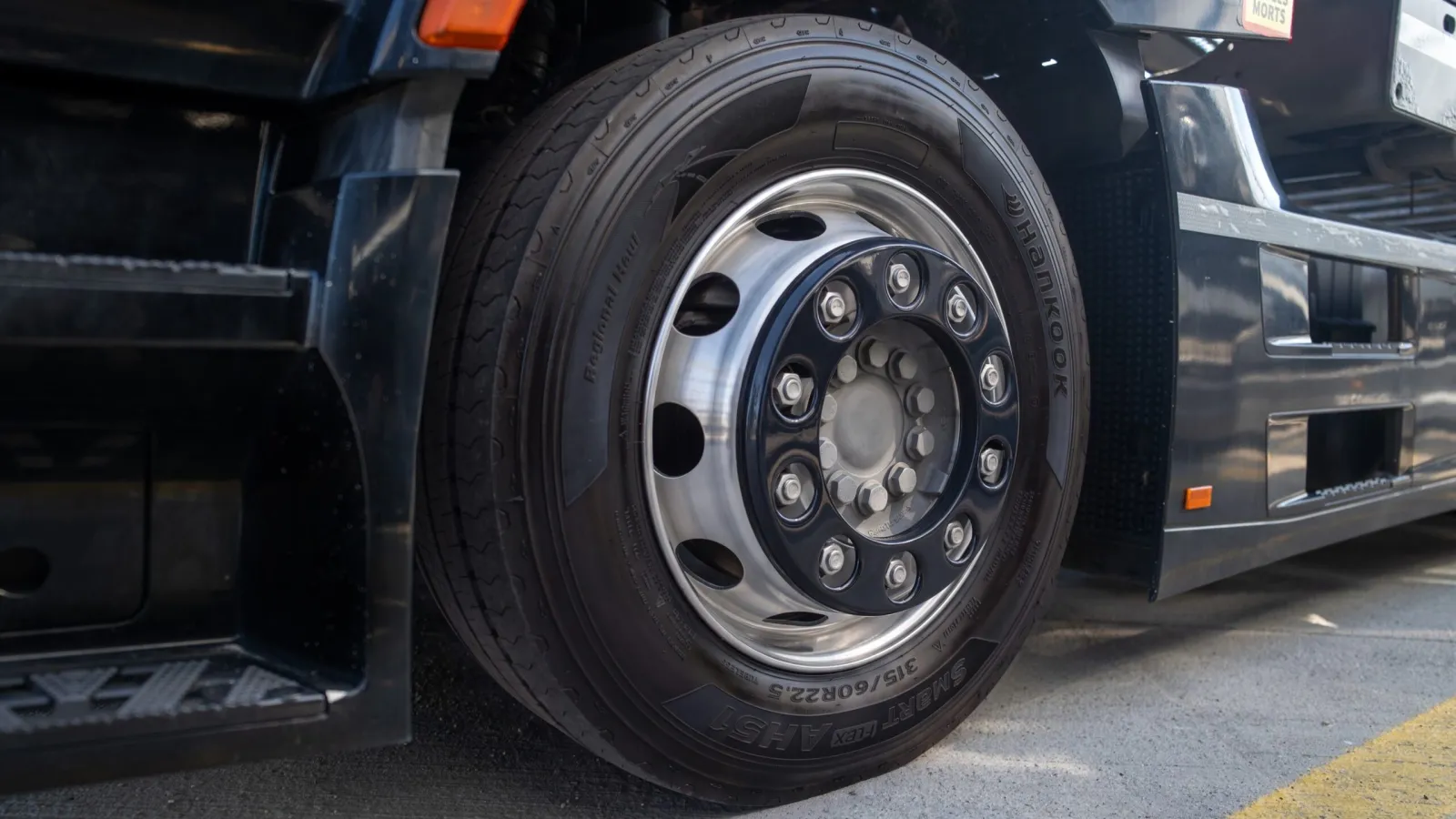 Hankook commercial vehicle tyre. (Photo: Hankook Europe)